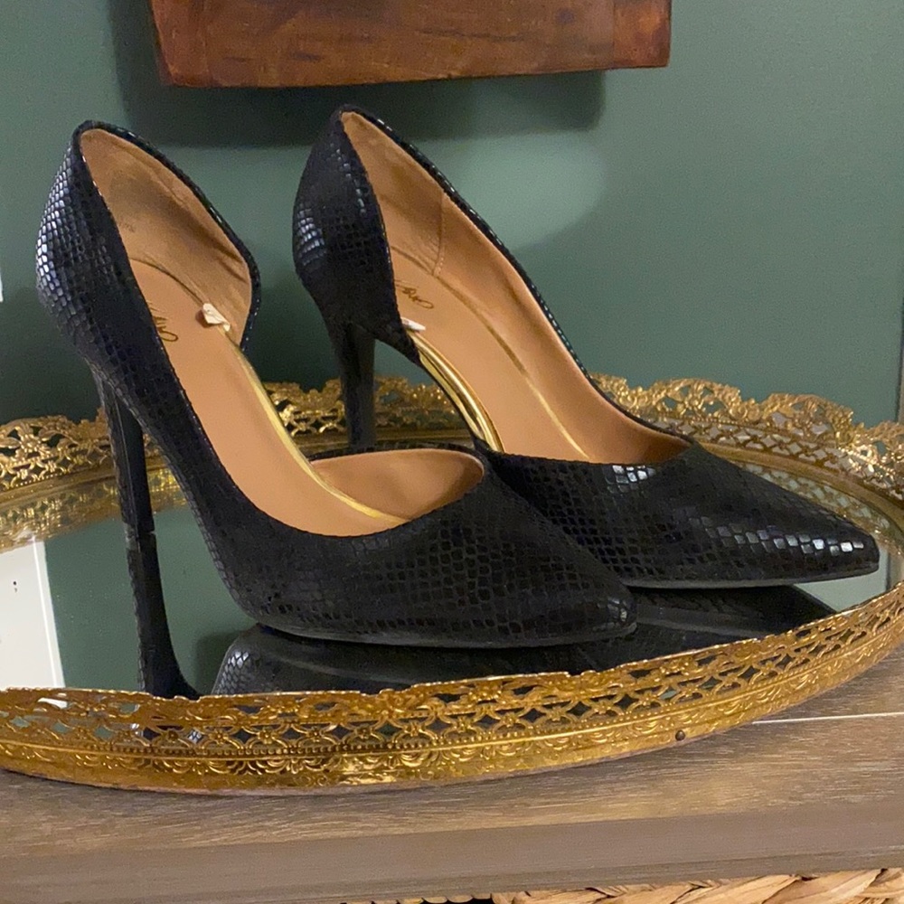 Mossimo women’s size 7.5 black heels